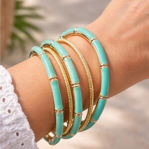 ✨ Turquoise enamel & Gold Tone Stacked Bangle Bracelets – Set of 5 🩵💛